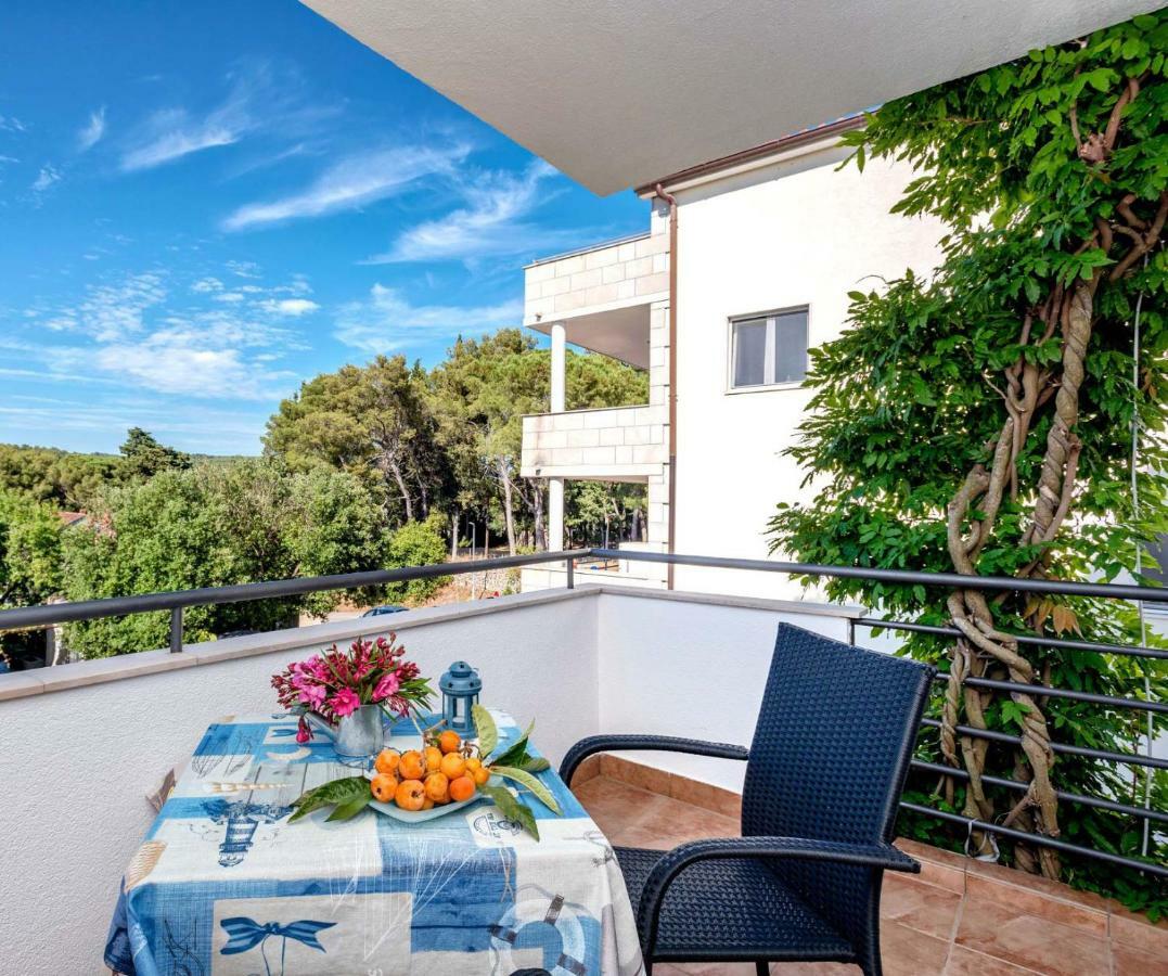Anchor Apartments Stari Grad  Luaran gambar