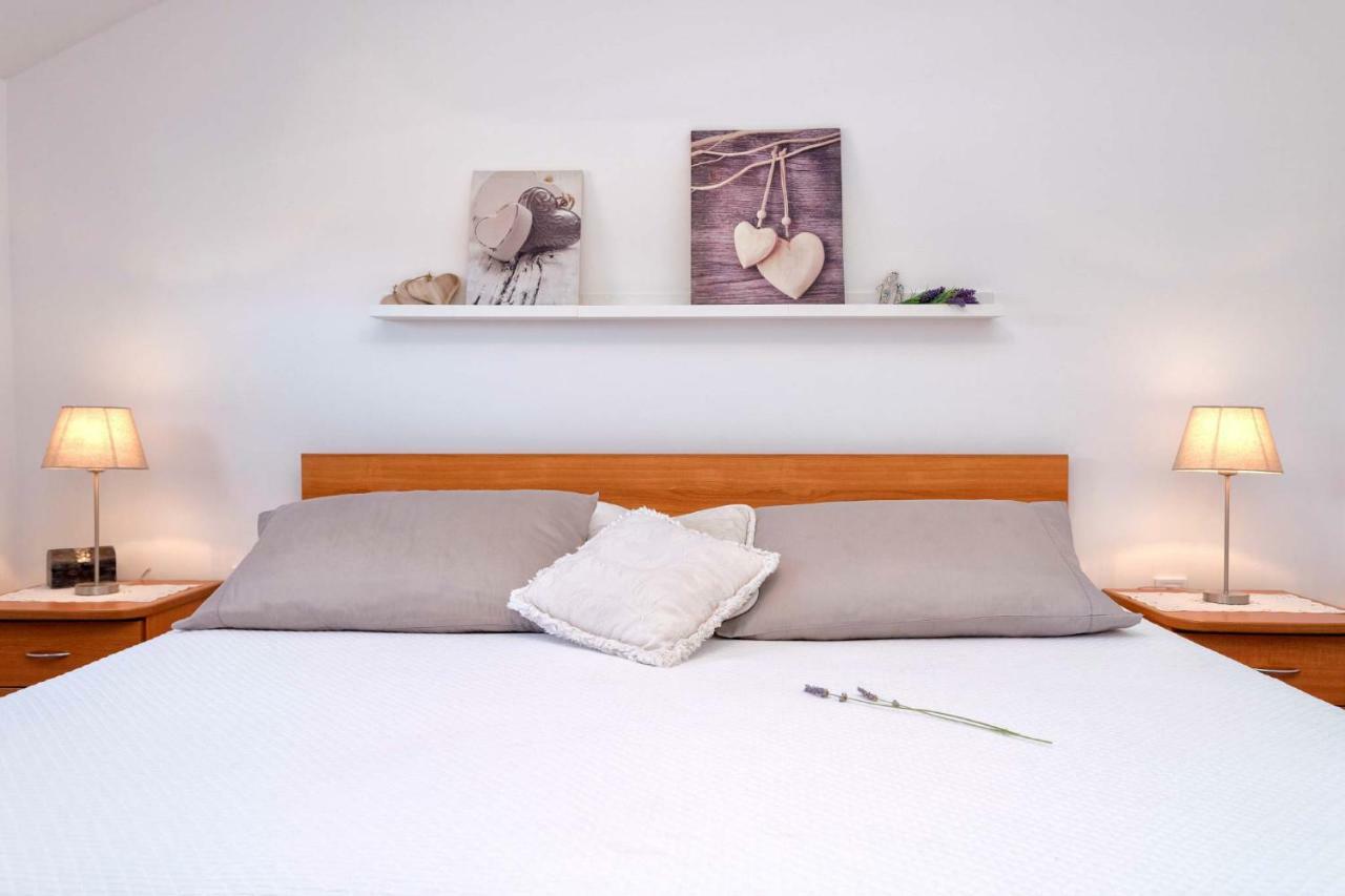 Anchor Apartments Stari Grad  Luaran gambar