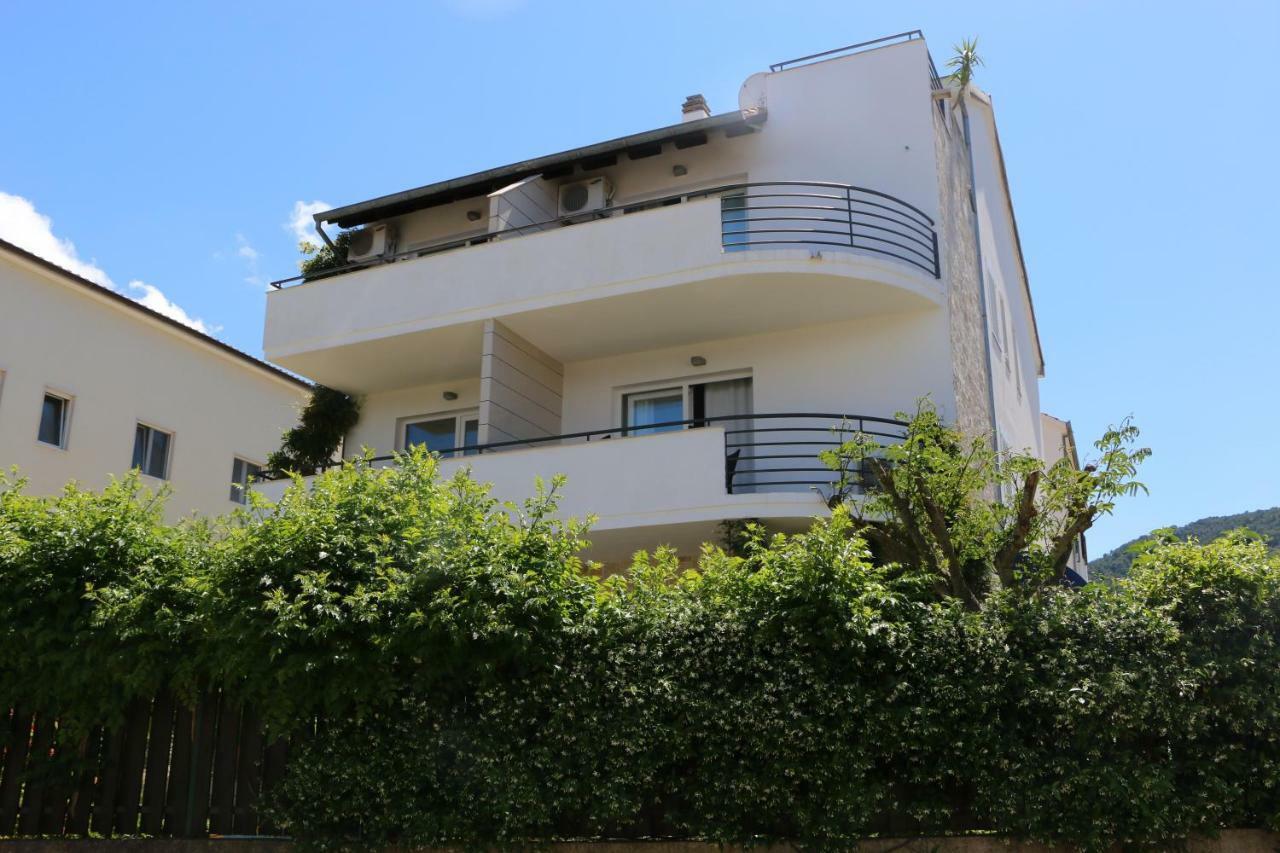 Anchor Apartments Stari Grad  Luaran gambar
